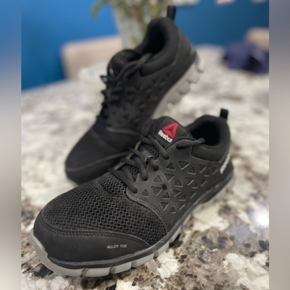 Reebok Sublite Cushion Safety Shoes woman’s size 8.5